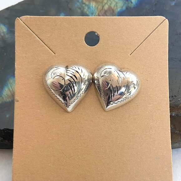 VTG Sterling Silver 925 Etched Hollow Puffy Heart Stud Earrings Heart Jewelry - Picture 10 of 16